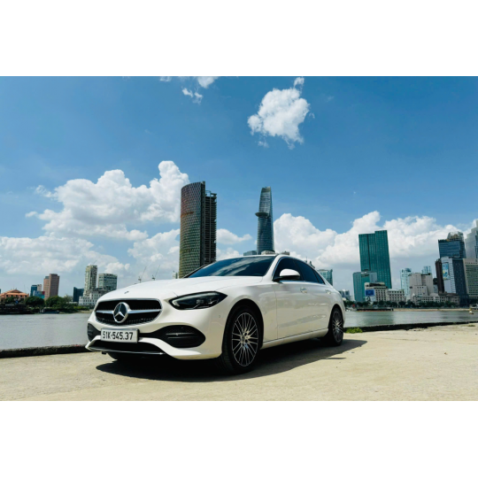 Mercedes C200 Avangrade model 2023