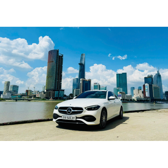 Mercedes C200 Avangrade model 2023