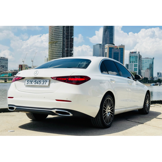 Mercedes C200 Avangrade model 2023