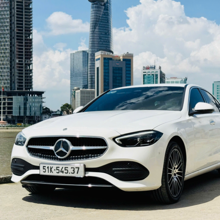 Mercedes C200 Avangrade model 2023